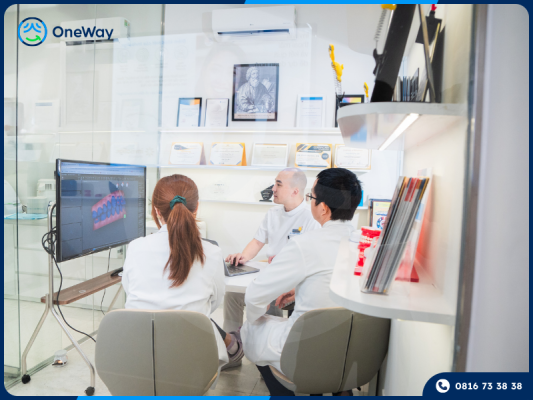 niểng răng Invisalign chữa răng hô