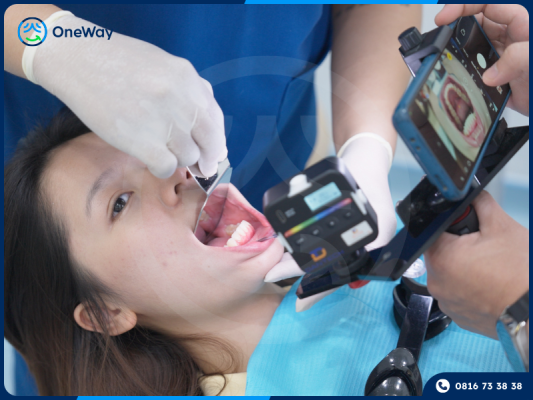 thăm khám răng niềng