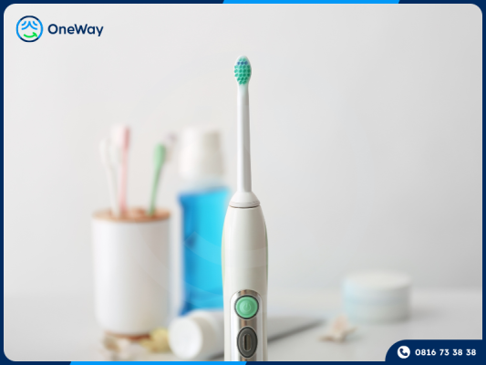 vệ sinh răng niềng